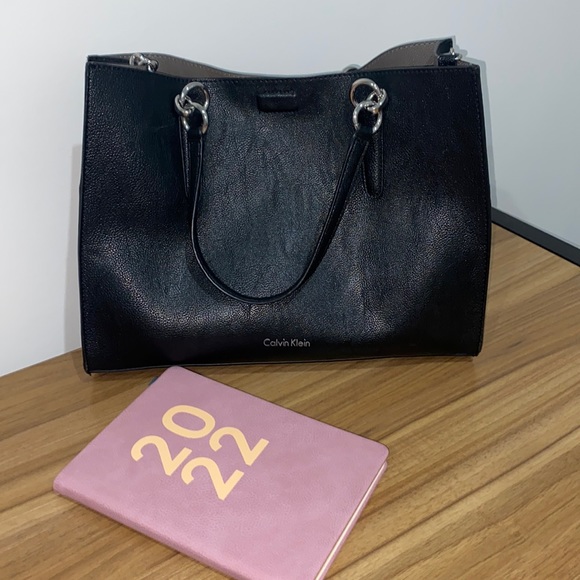 Calvin Klein shoulder bag - Picture 3 of 6